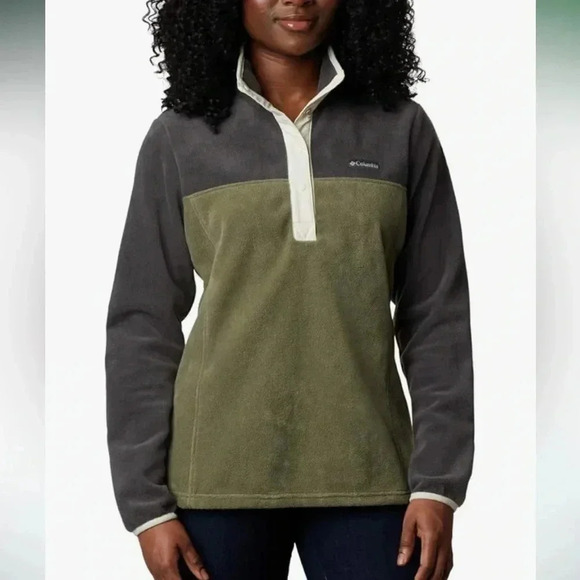 Columbia Women’s Fleece Sweatshirt - Picture 1 of 5
